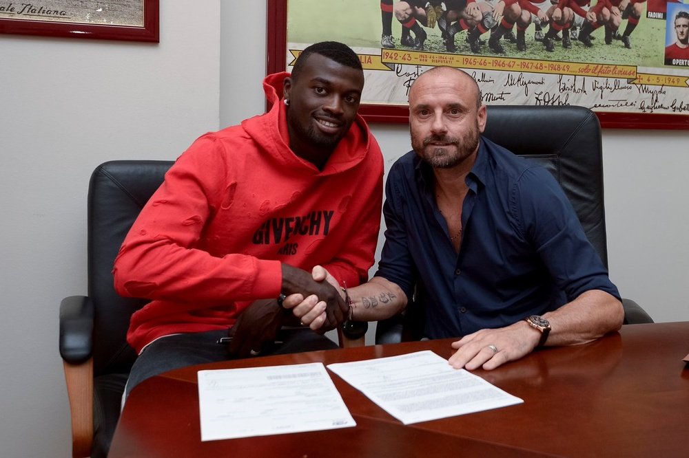 Niang will link up with his former boss, Sinisa Mihajlovic, at Torino. Twitter/Torino