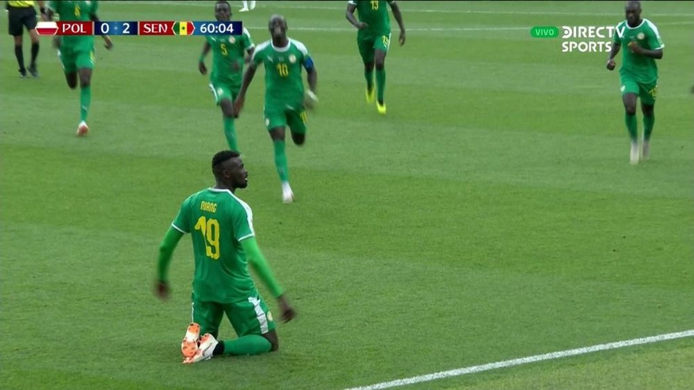 Niang engordó la ventaja de Senegal con polémica. Captura/DIRECTVSports