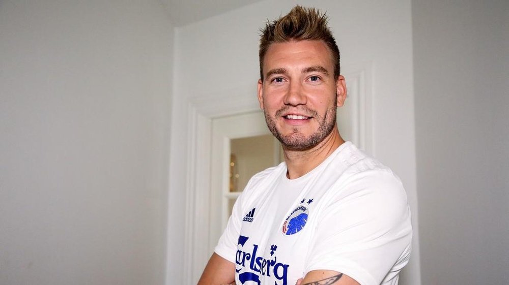 Bendtner vuelve a casa. FCK.DK