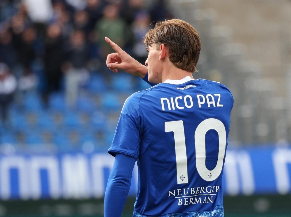 Chelsea formally approach Como over Nico Paz: reports