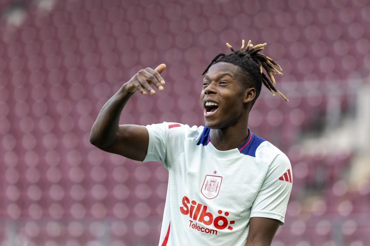 Nico, muy sonriente en el entrenamiento. EFE