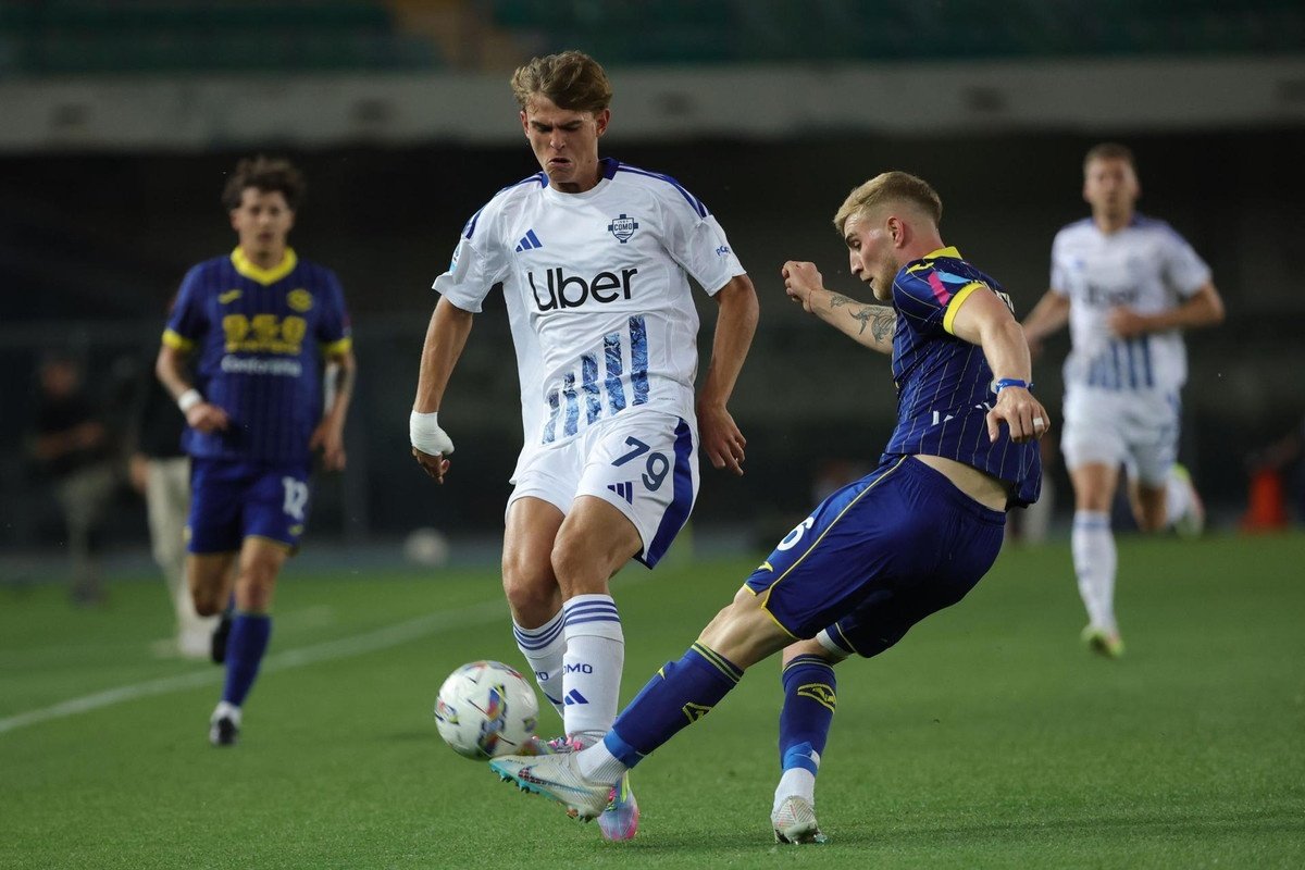 Nico Paz is expected to return to Real Madrid next summer. EFE