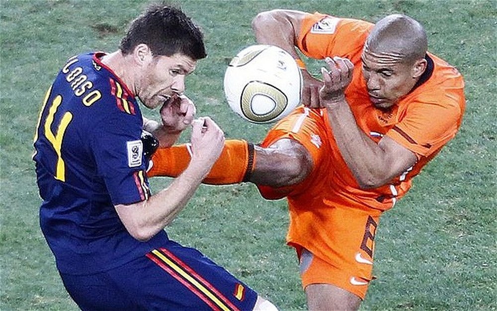 Nigel De Jong kick on Xabi Alonso in the 2010 final was only given a yellow card. Twitter
