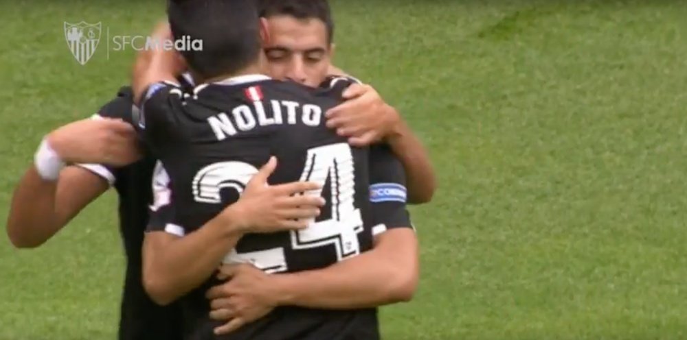 Nolito mostró algo de su repertorio durante la primera mitad. Youtube/SevillaFC