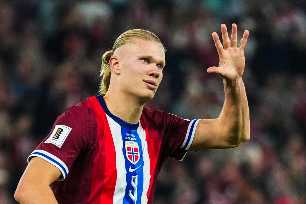 Norway claimed a 11-1 thumping of Moldova to make it five wins from five in Group I. EFE