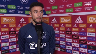 Mazraoui reconoció que tiene muchas opciones de salir del Ajax. Captura/ESPN