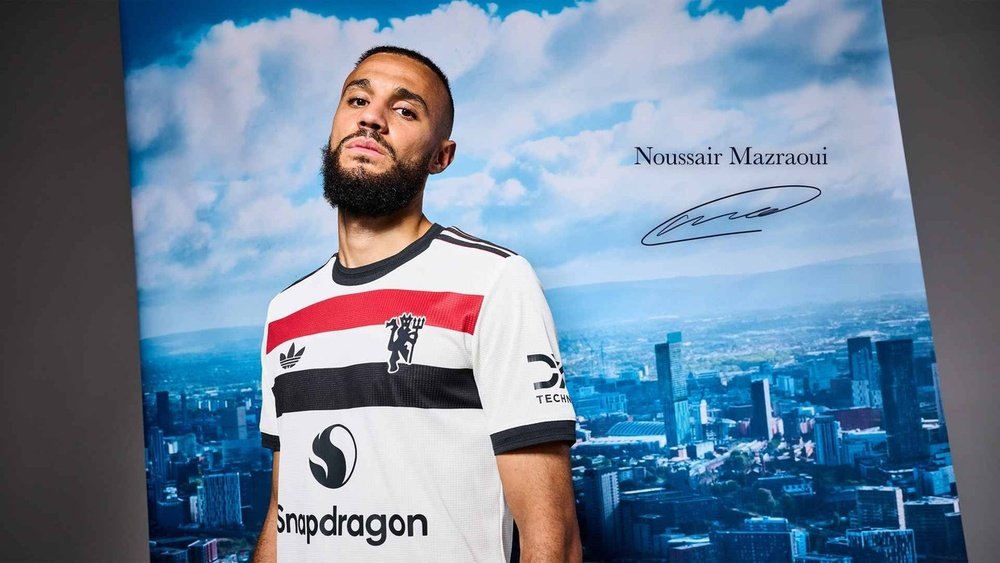 Mazraoui thinks Man United is bigger than Bayern Munich at an international level. EFE