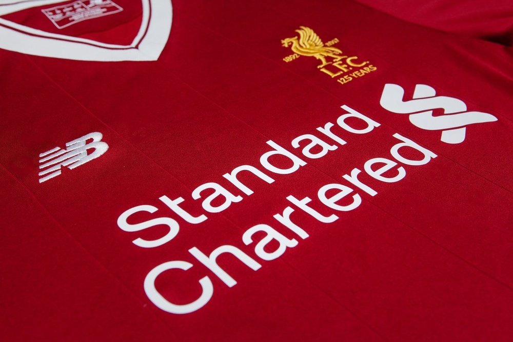 El Liverpool festeja sus 125 años con un escudo y una equipación conmemorativa. LFC