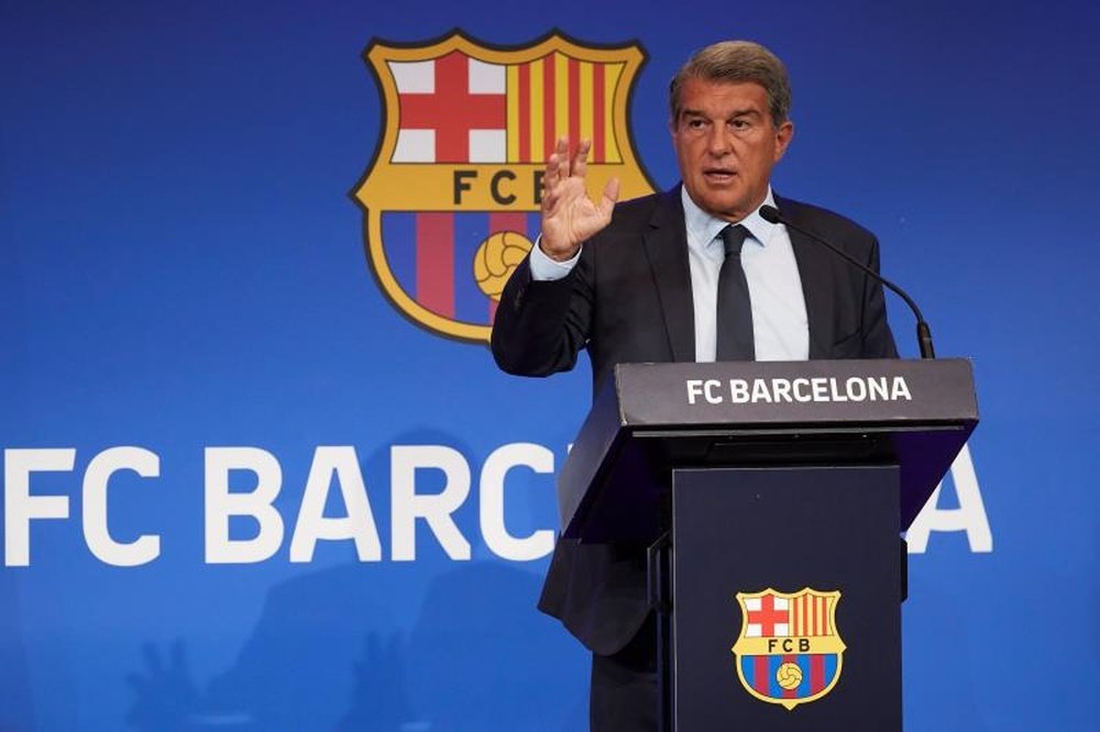 Laporta pretende hacer cambios en los Estatutos del Barcelona. EFE