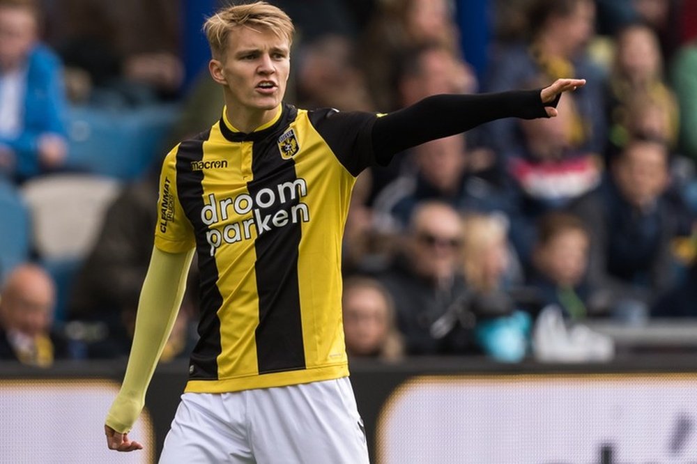 Martin Odegaard tiene sólo 20 años, pero parece que llevase toda la vida jugando. Twitter/Vitesse