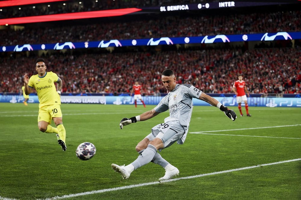 A loan move to Sevilla offers Vlachodimos a chance for regular playing time. EFE