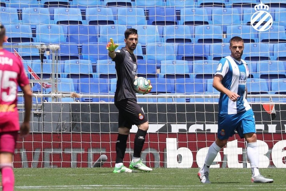 Oier debutó y entró en la historia del Espanyol. Twitter/RCDEspanyol