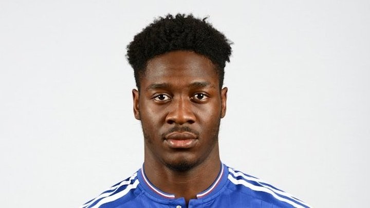Chelsea youngster Aina joins Hull