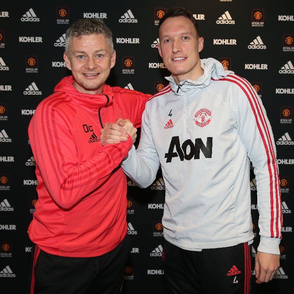 Phil Jones asked for Solskjaer to be sacked. ManUtd