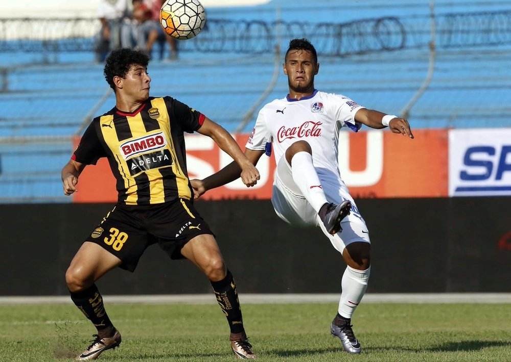 Olimpia y Real España empatan en el primer partido de las semifinales de la Copa Presidente. LNPHN