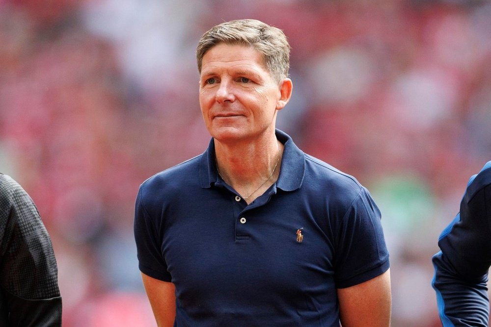 Leverkusen are weighing up their options carefully. EFE
