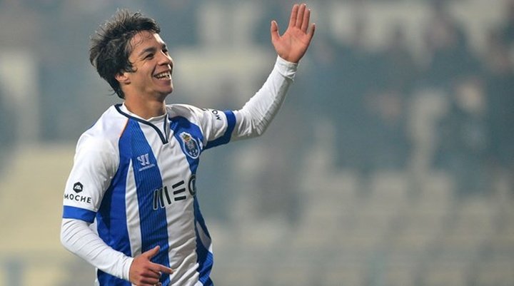 Óliver Torres irá se tornar a segunda contratação mais cara do futebol português