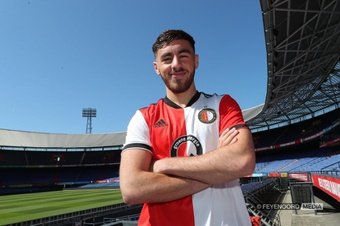 Kökçü renunciou a capitania por se recusar a usar a braçadeira com as cores do arco-íris. Feyenoord