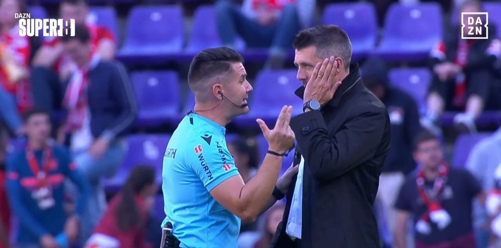Ortiz Arias se excusó ante el Valladolid... y ante el Sevilla. Captura/DAZN