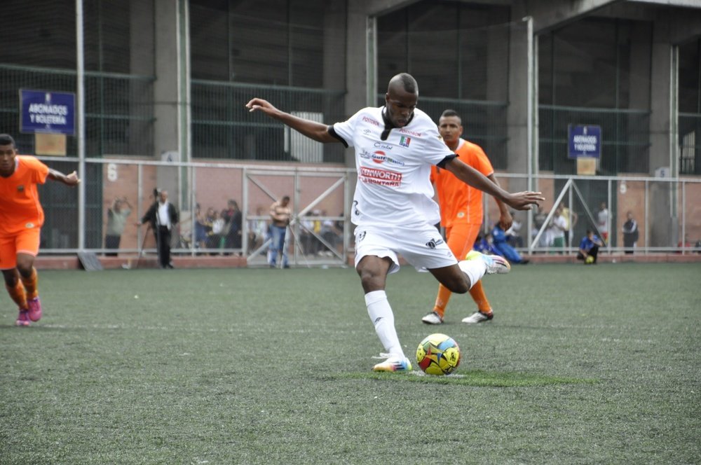 Los 'albos' se llevaron el encuentro por la mínima con el gol de López. OnceCaldas