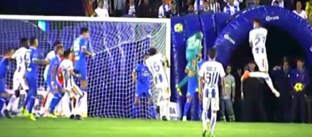 El portero de Pachuca le roba el triunfo a Jémez ¡con un golazo en el 93'!