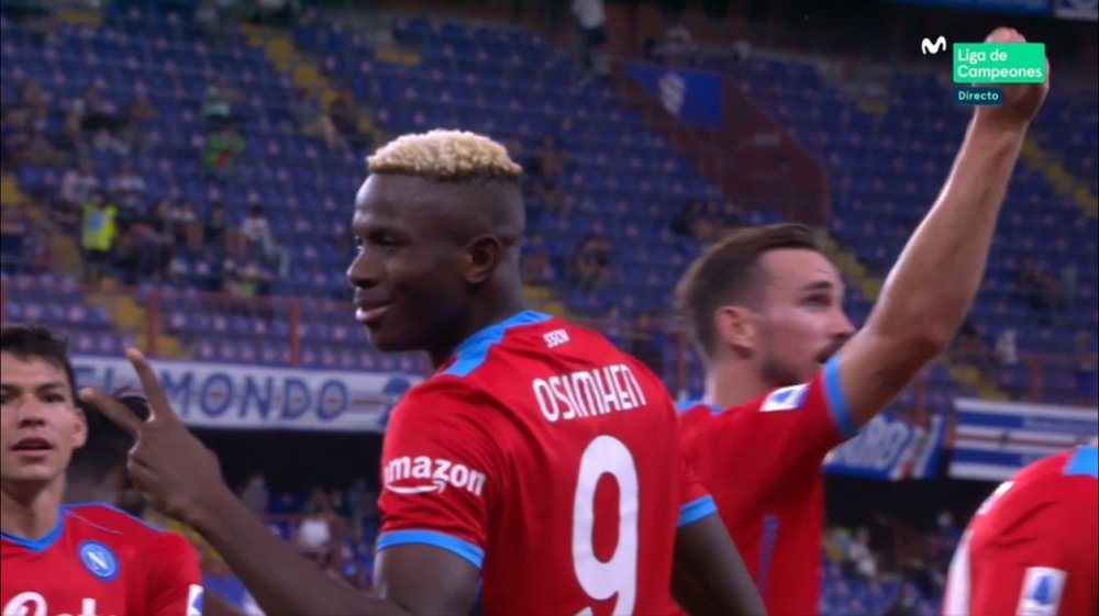 Osimhen marcó dos goles para el Nápoles en su visita a la Sampdoria. Captura/MovistarLigadeCampeones