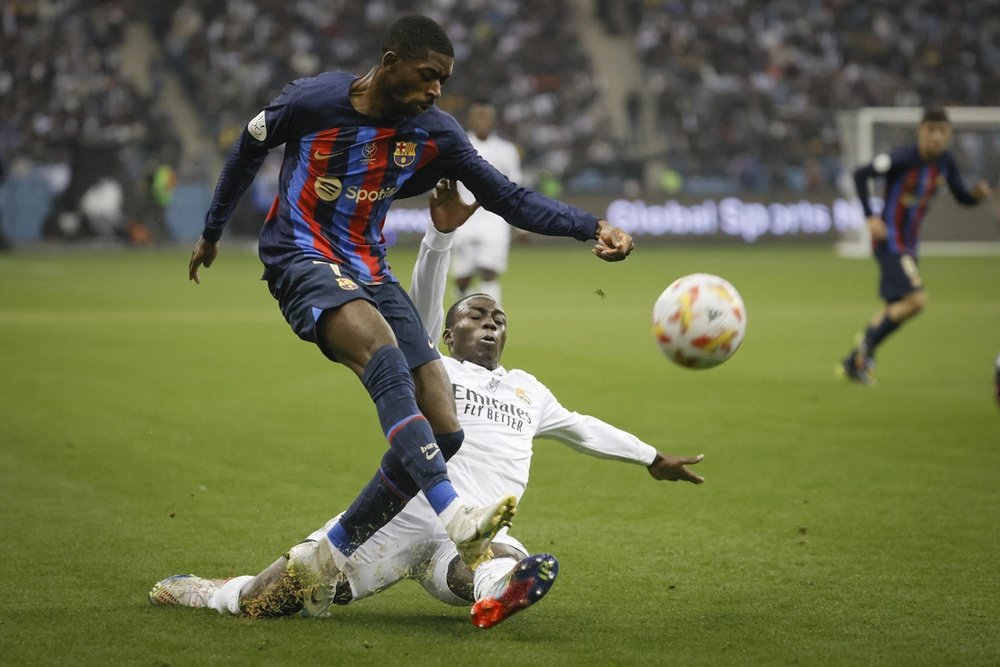 PSG have eyes on Barca's Ousmane Dembele. EFE