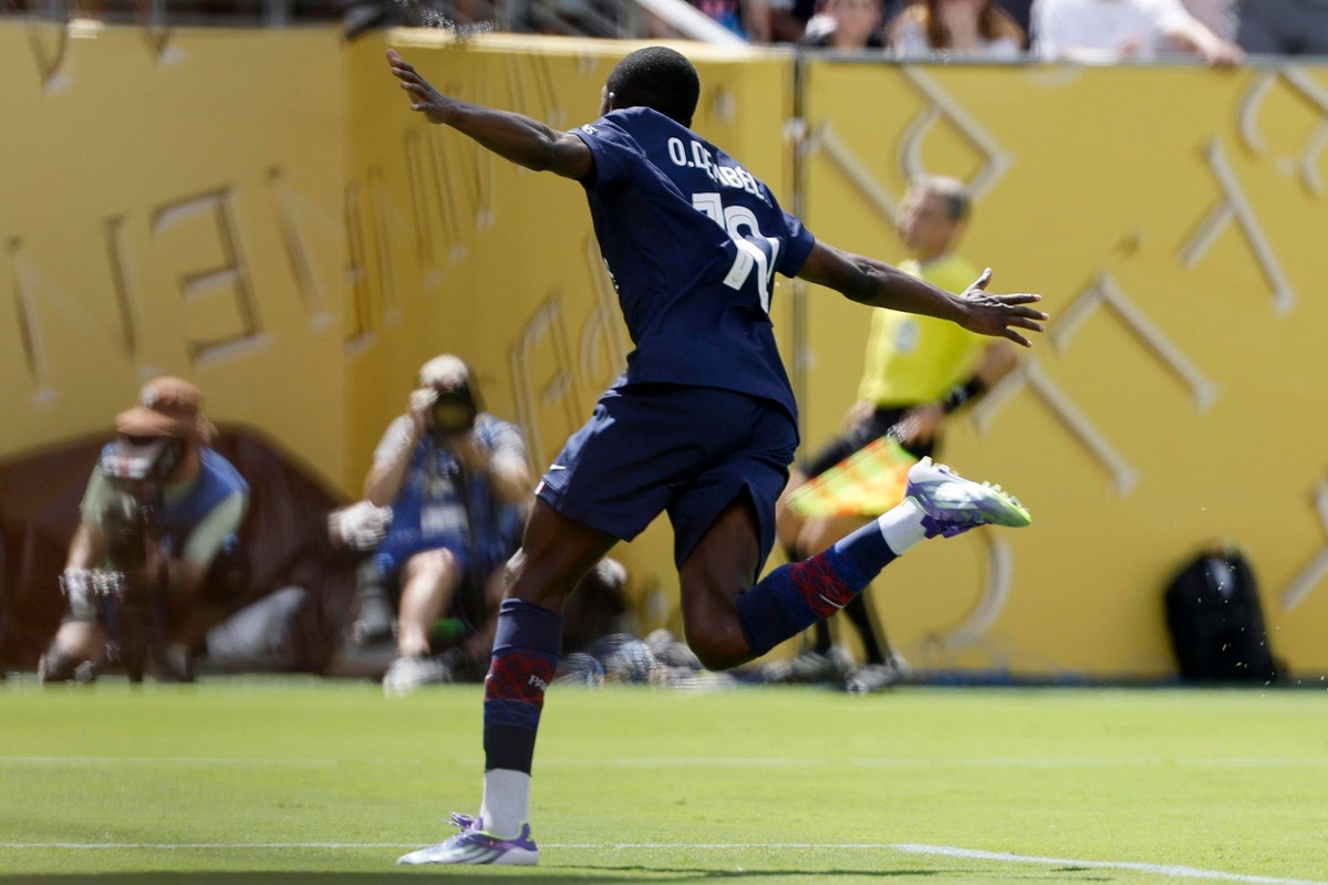 Gols e dribles de Dembélé na temporada da Bola de Ouro
