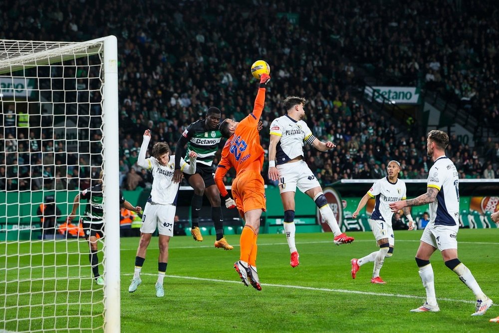 Diomande's arrival would bring fresh competition and bolster the Palace backline. EFE