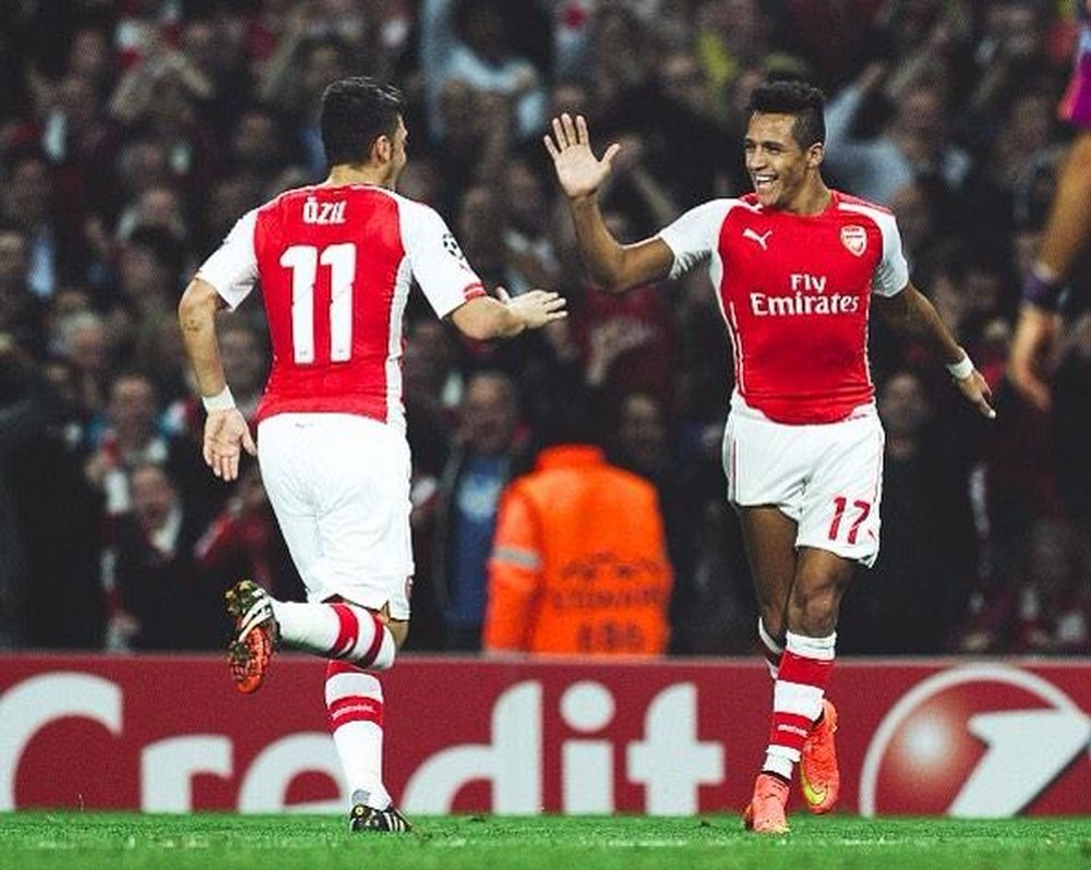 Ozil and Sanchez could leave Arsenal on free transfers next summer. Twitter