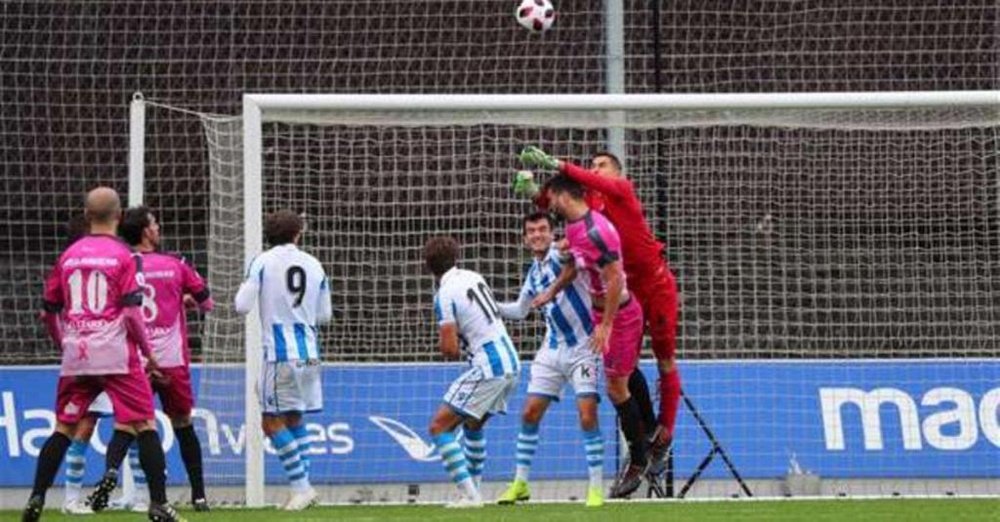 El portero fue intervenido el domingo. Twitter/RealSociedad