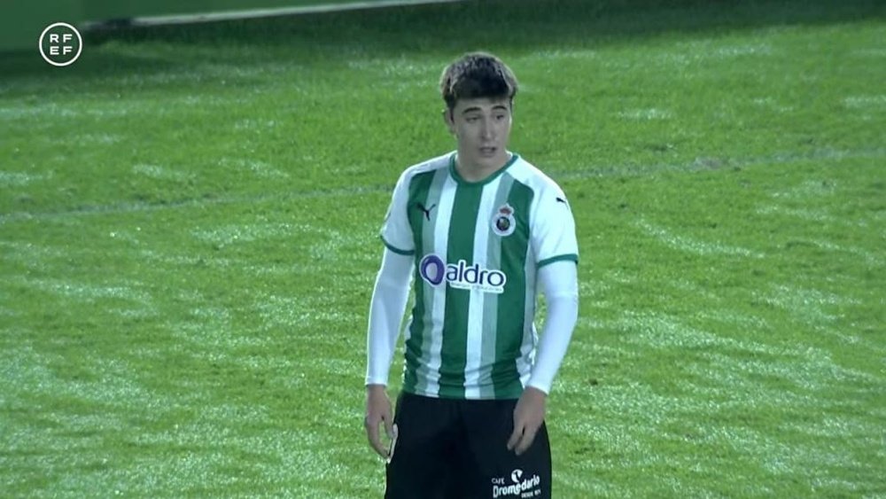 El Racing y el Barça acordaron el traspaso de Pablo Torre. Youtube/RFEF