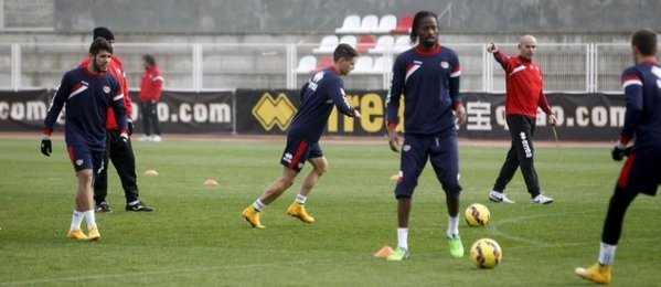 El Rayo vuelve al trabajo sin ocho de sus jugadores