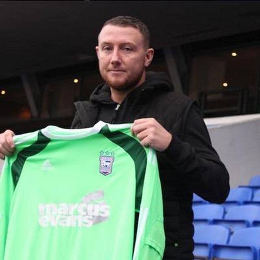 Paddy Kenny will be playing for Rotherham until the end of the season. Twitter