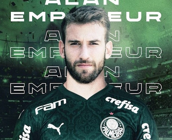 Palmeiras anuncia a contratação do zagueiro Alan Empereur