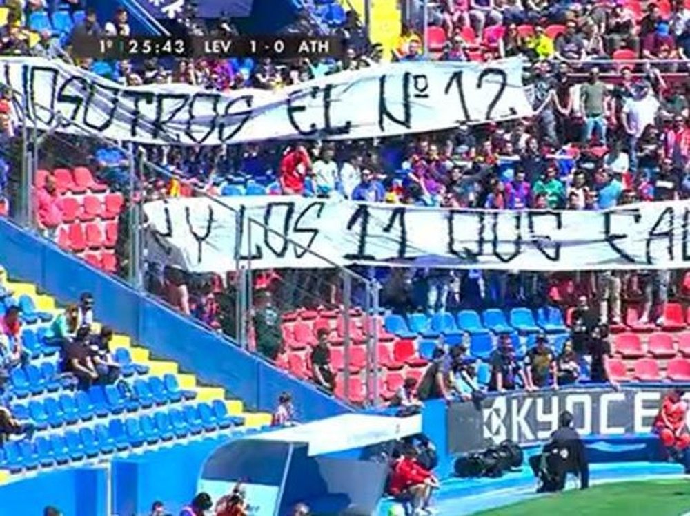 La afición del Levante no está muy contenta con sus jugadores. Canal+Liga