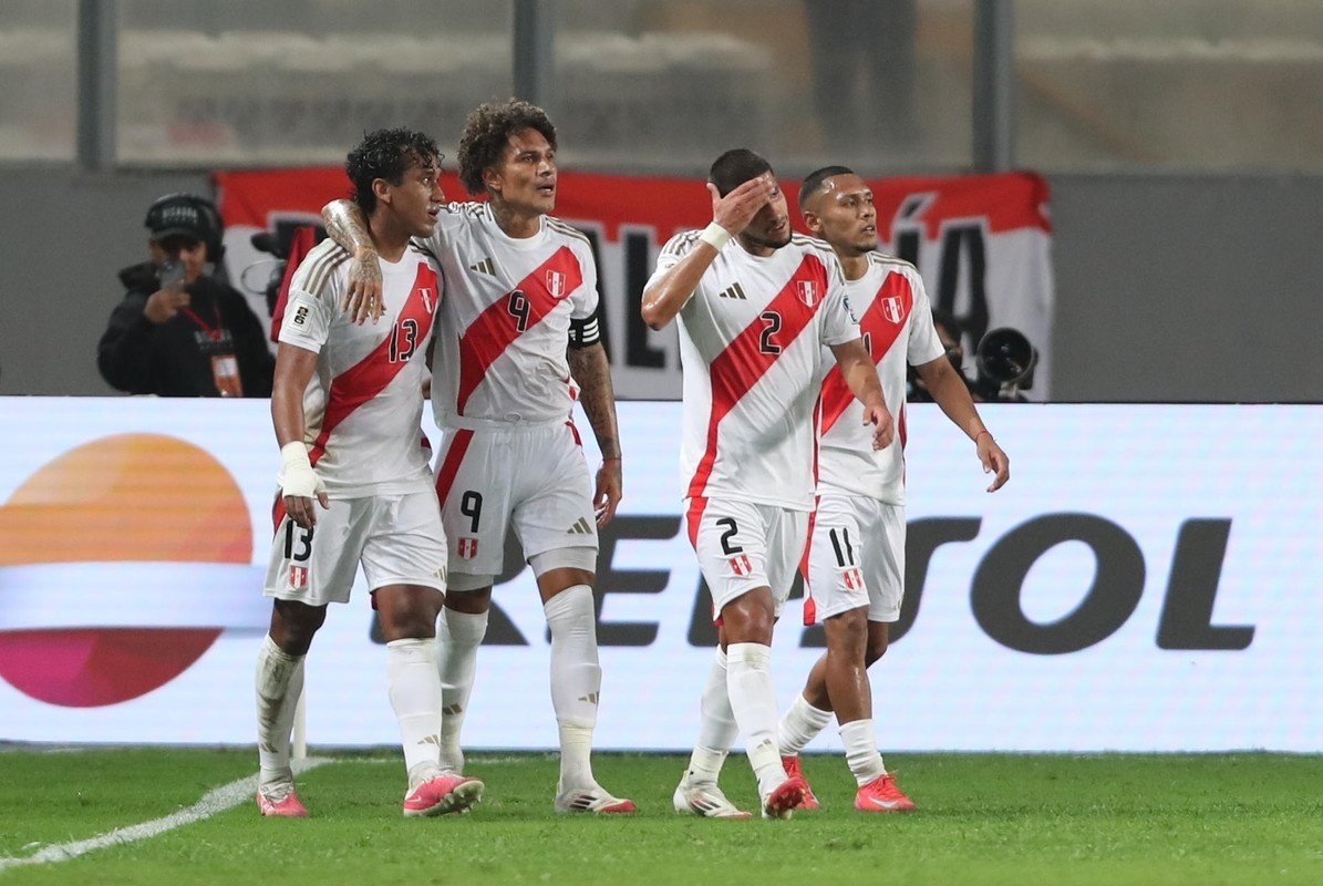 El eterno Guerrero enchufa a Perú y aleja a Bolivia del Mundial