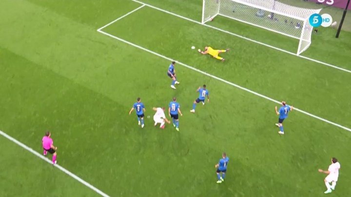 A brutal hand from Donnarumma to keep it 0-0