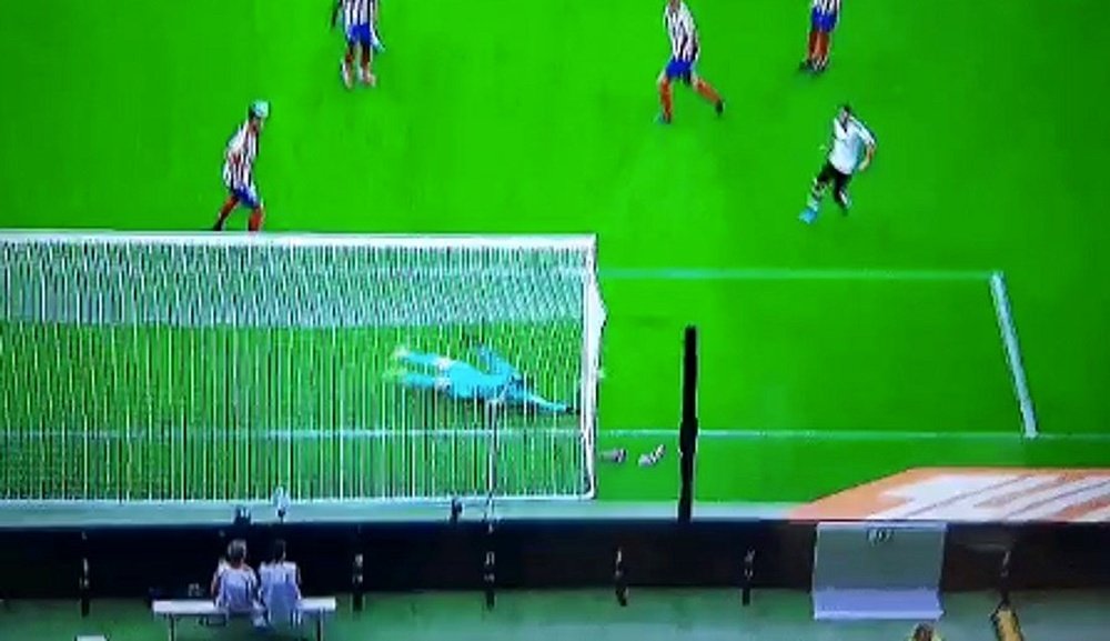 Oblak paró el segundo gol del Valencia. Captura/Movistar+