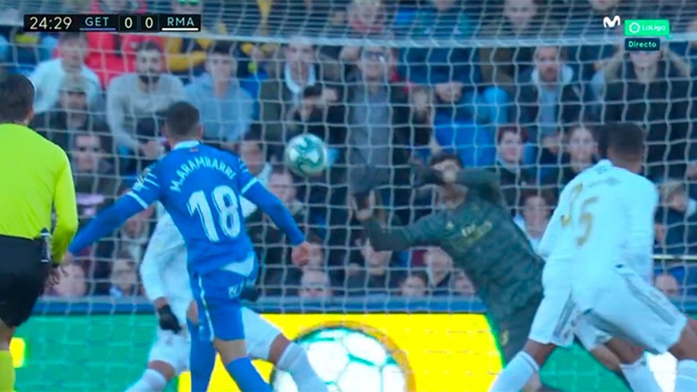 Courtois made a stunning stop to prevent Getafe taking the lead at the Coliseum. Captura/Movistar+