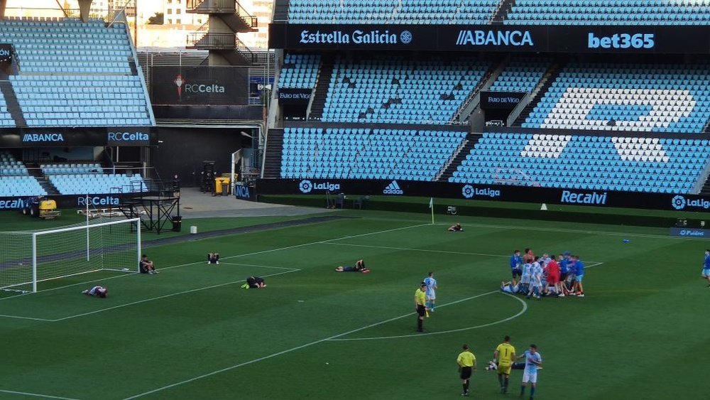 Compostela y Ourense jugaron una auténtica final. Twitter/Ourense_CF