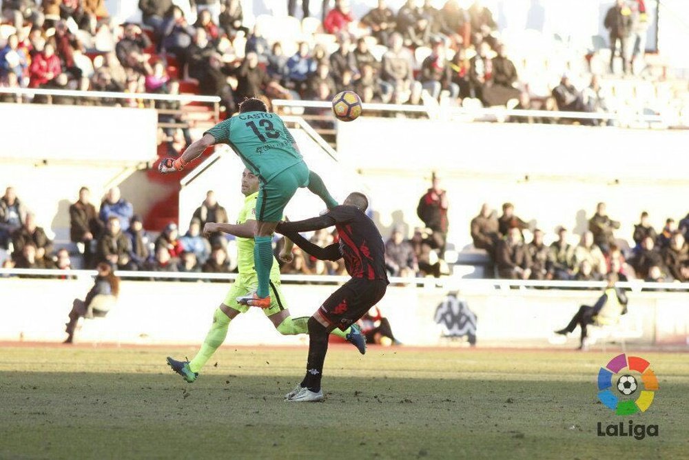 Brutal entrada de Casto a Querol. LaLiga