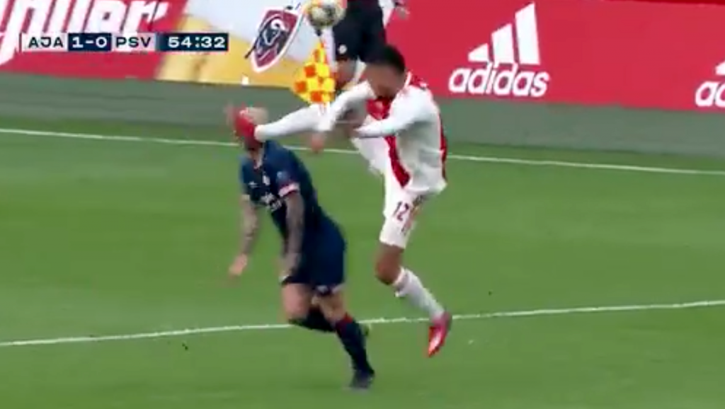 The flying kick of the weekend: Mazraoui on Angelino