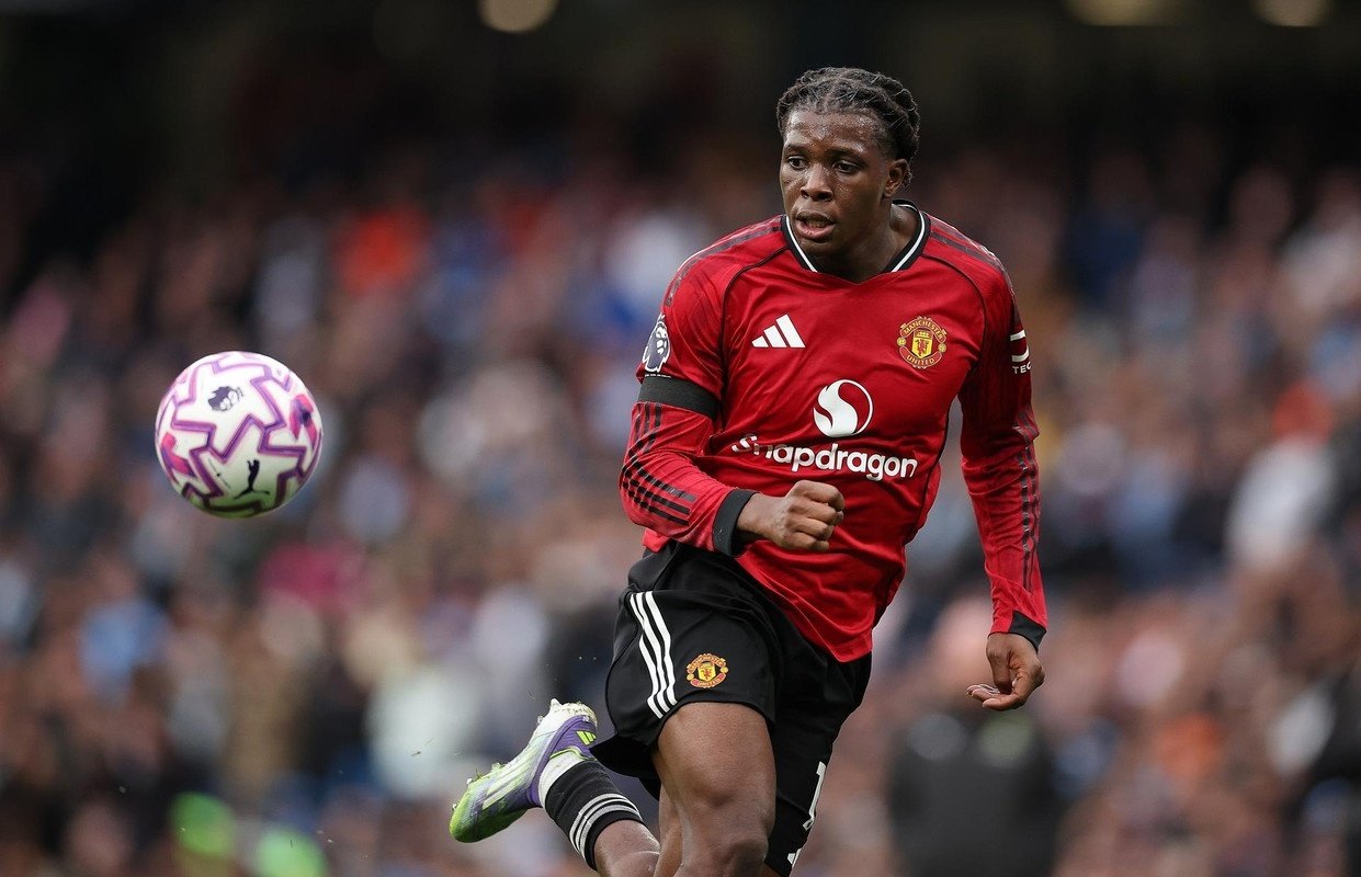 Manchester United defender Patrick Dorgu faces around 10 weeks on the sidelines after scans confirmed a hamstring injury, Laurie Whitwell reports for The Athletic.