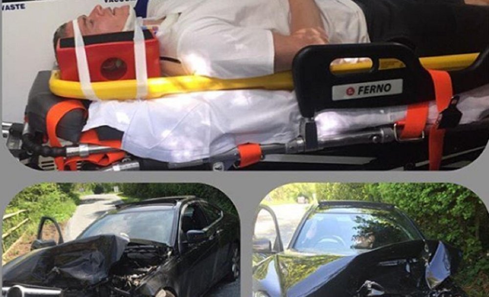 Paul Konchesky tiene que ser evacuado en camilla tras un aparatoso accidente. Instagram