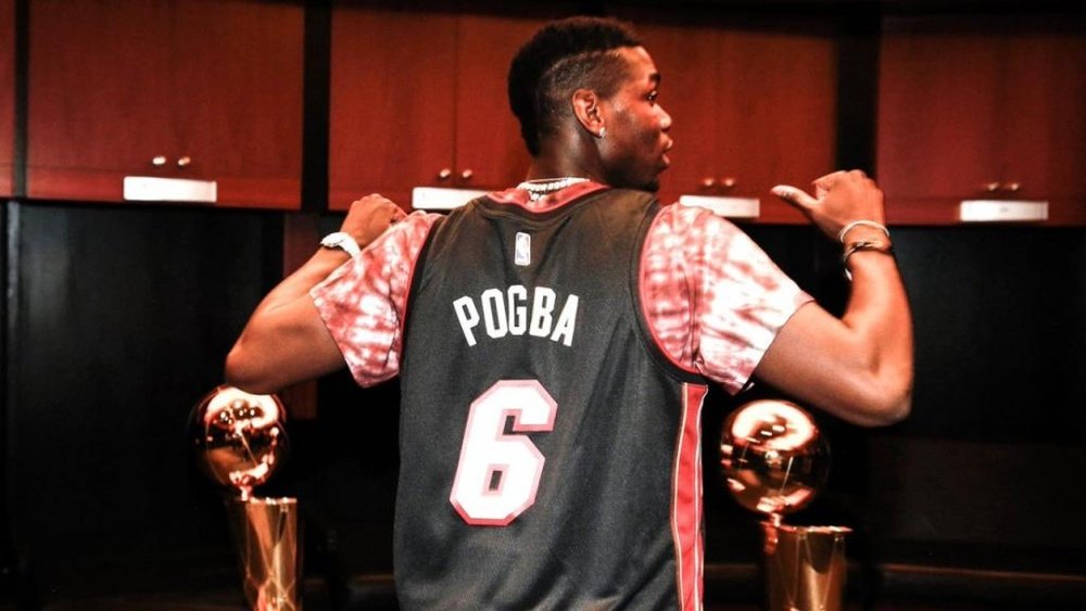 Pogba a profité de la trêve internationale pour aller voir jouer le Heat de Miami. Twitter/MiamiHEAT