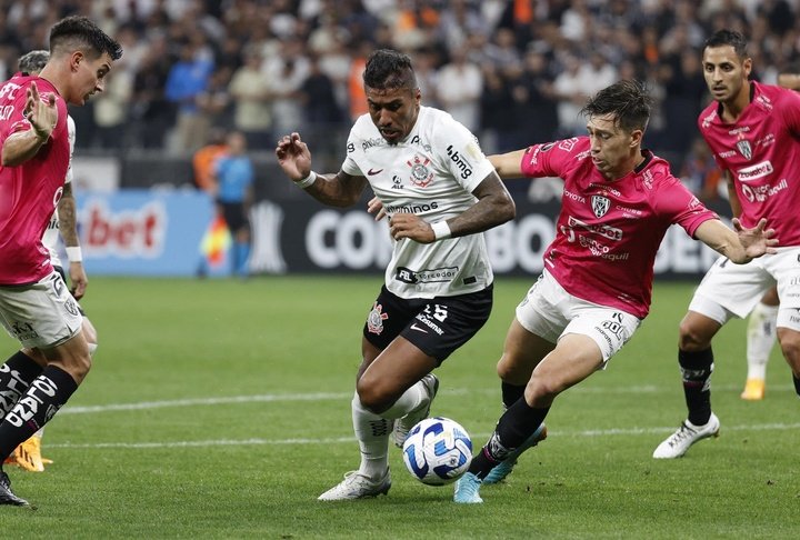 La mutación de Paulinho en el peor momento de Corinthians
