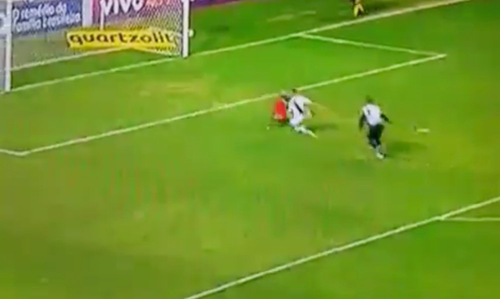 Paulinho marca su primer gol en el Brasileirao ante Atlético Mineiro. Twitter