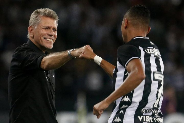 Botafogo saca la renta mínima en el primer asalto