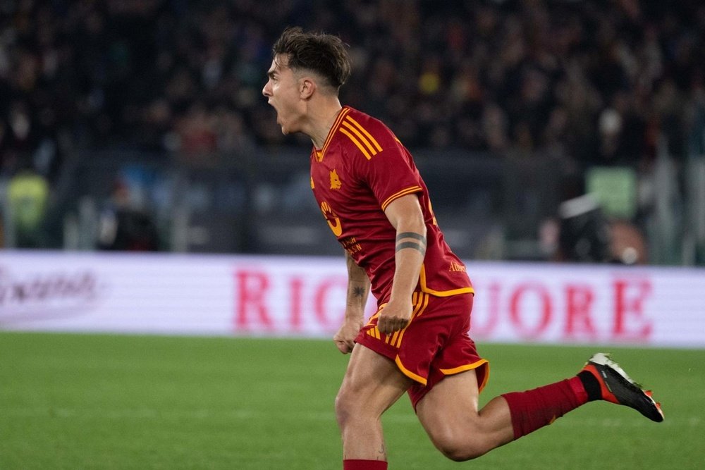 En Roma esperan hacer fuerza para retener a Dybala. EFE